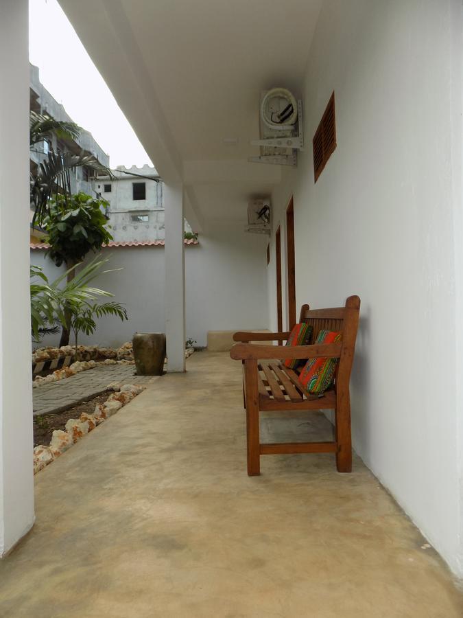 27 Cafe Zanzibar Airport Hotel 외부 사진